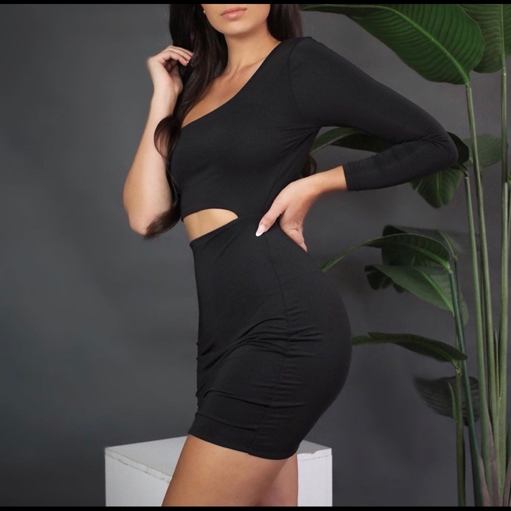 Dress - Picture 2 of 3